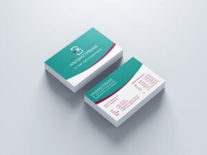 Ein Stapel mit den von uns gestalteten Visitenkarten für die Arztpraxis Baborowski in Magdeburg