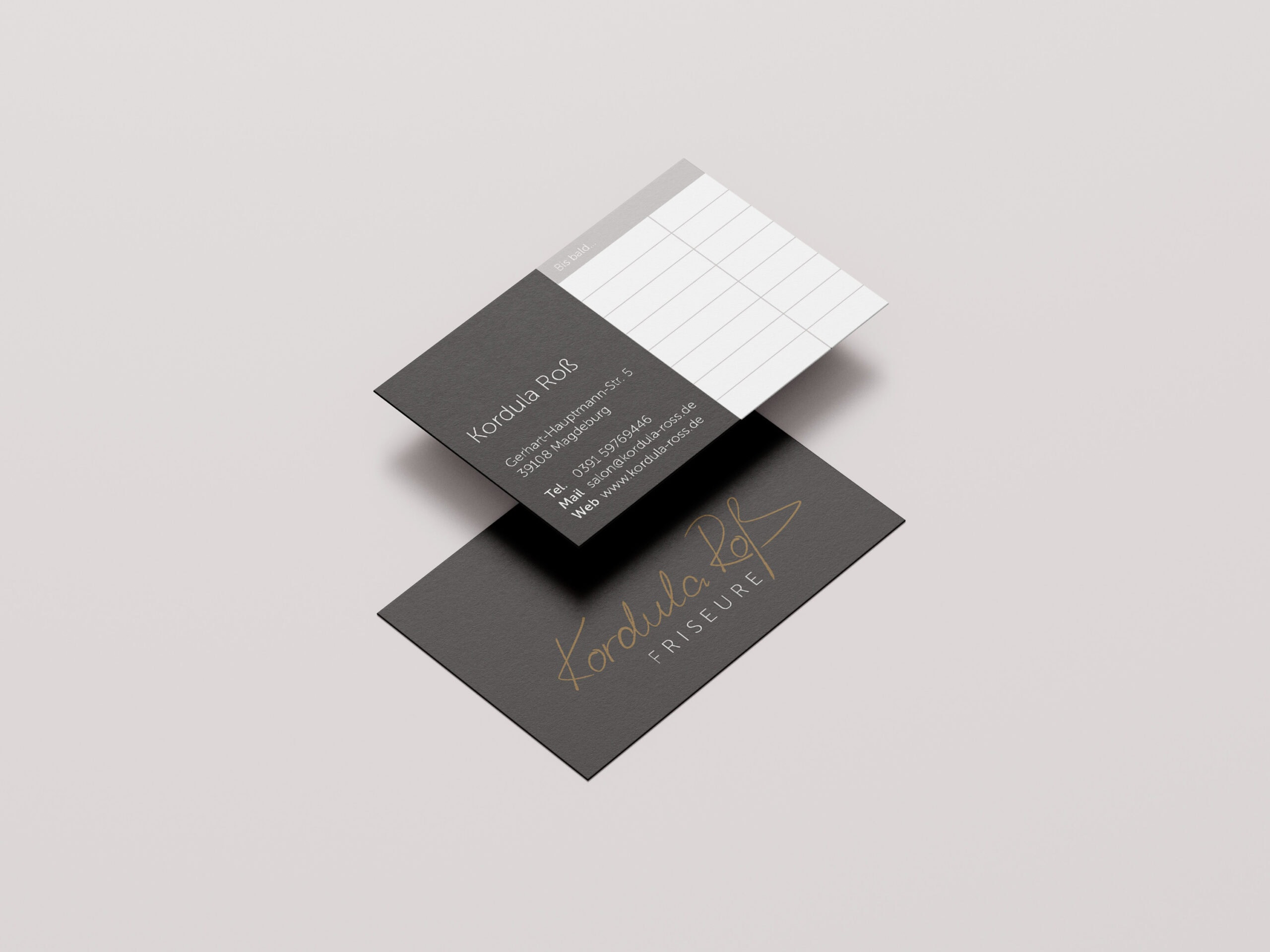 Vorder- und Rückseite der Visitenkarte von Kordula Roß Friseure